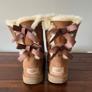 Uggs - Bailey Bow
